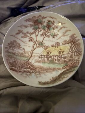 Vintage 1930's Colonial Village
Hand Painted Japan Bowl